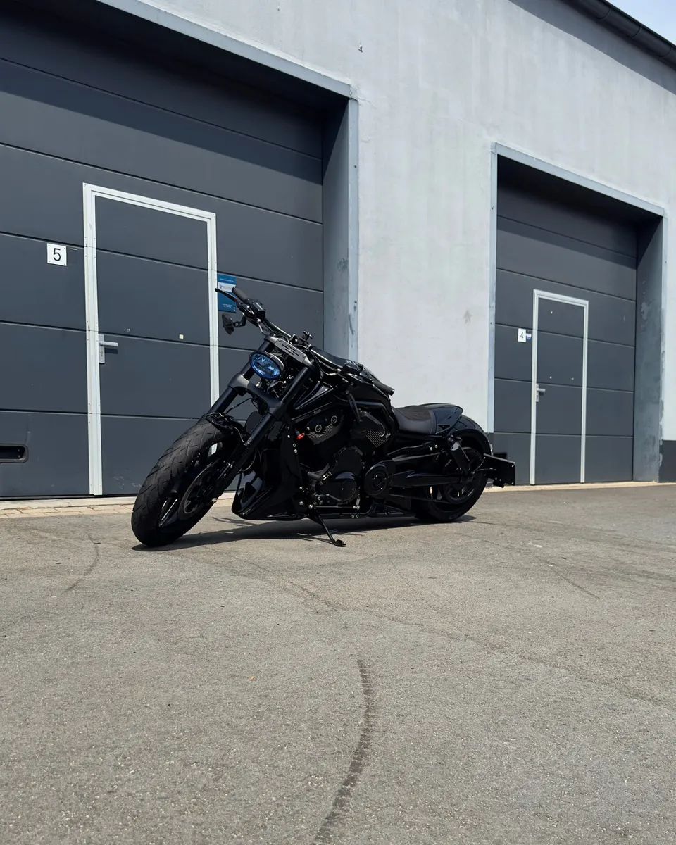 Harley-Davidson Night Rod Special, werk van Lucent